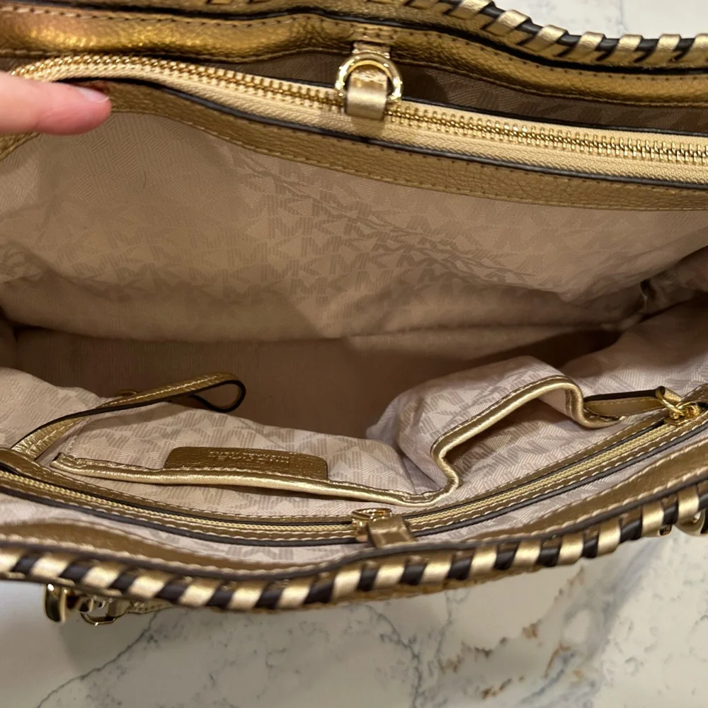 Micheal Kors leather and straw woven satchel - Picture 7 of 7